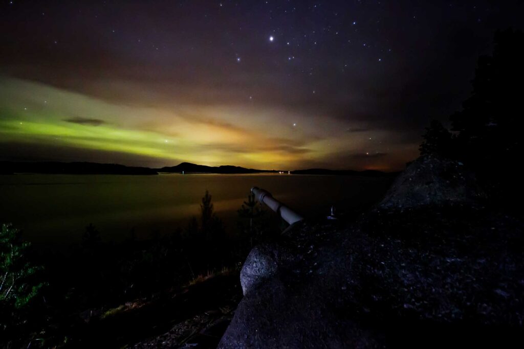 En av pjäserna på Havstoudd i norrsken